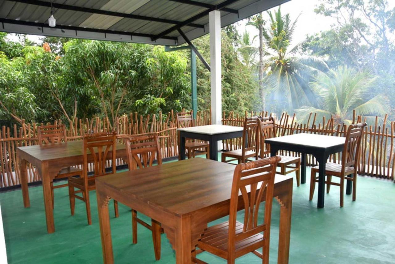 Thinaya Lake Resort Anuradhapura Exterior foto