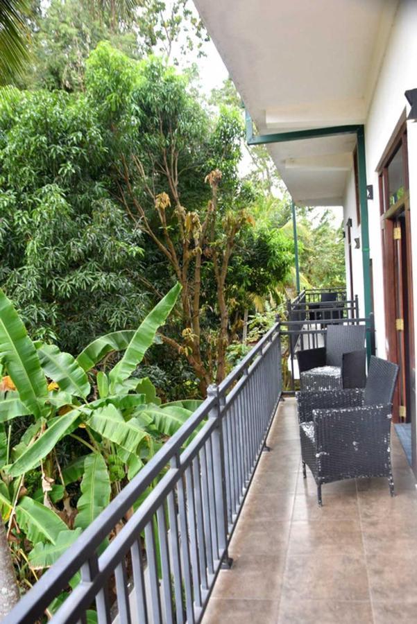 Thinaya Lake Resort Anuradhapura Exterior foto