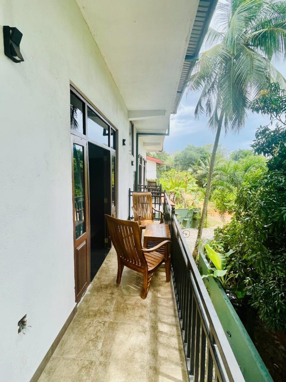 Thinaya Lake Resort Anuradhapura Exterior foto