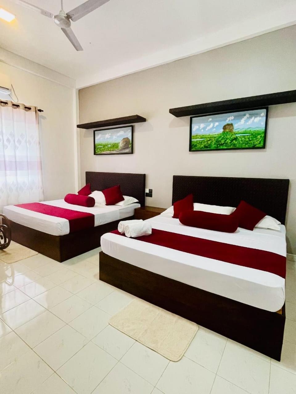 Thinaya Lake Resort Anuradhapura Exterior foto