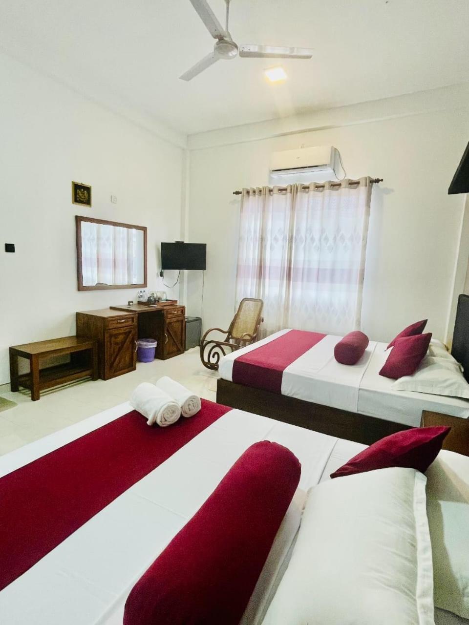 Thinaya Lake Resort Anuradhapura Exterior foto