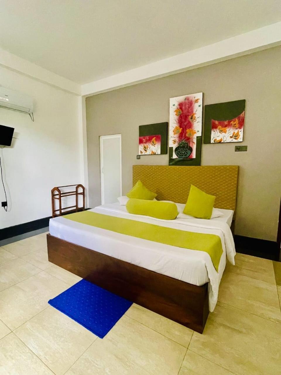 Thinaya Lake Resort Anuradhapura Exterior foto